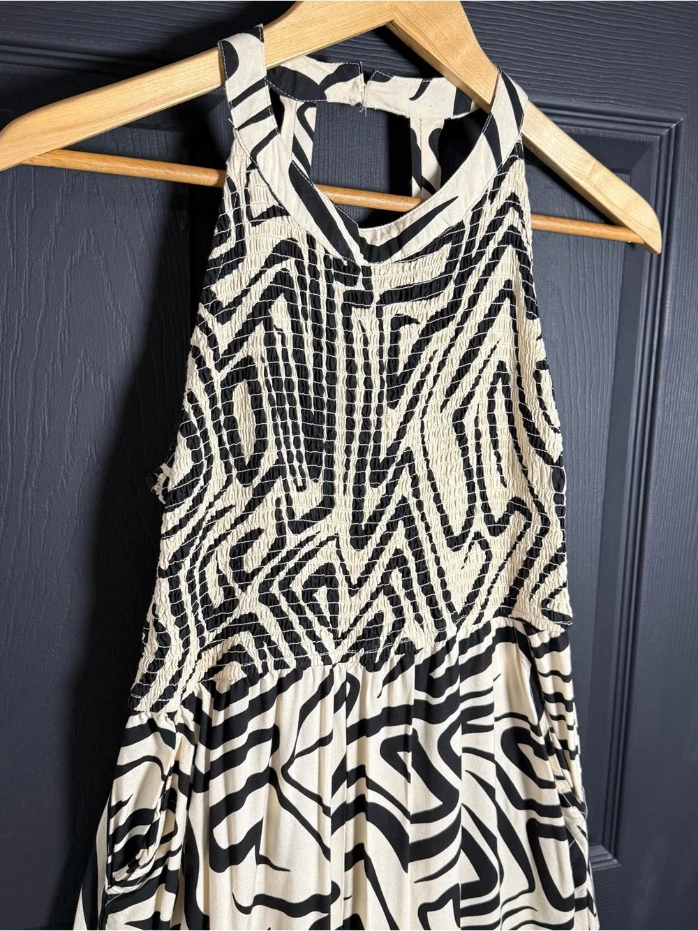 Jessica Simpson Black & White Abstract Halter Wide-Leg Jumpsuit - Picture 4 of 9